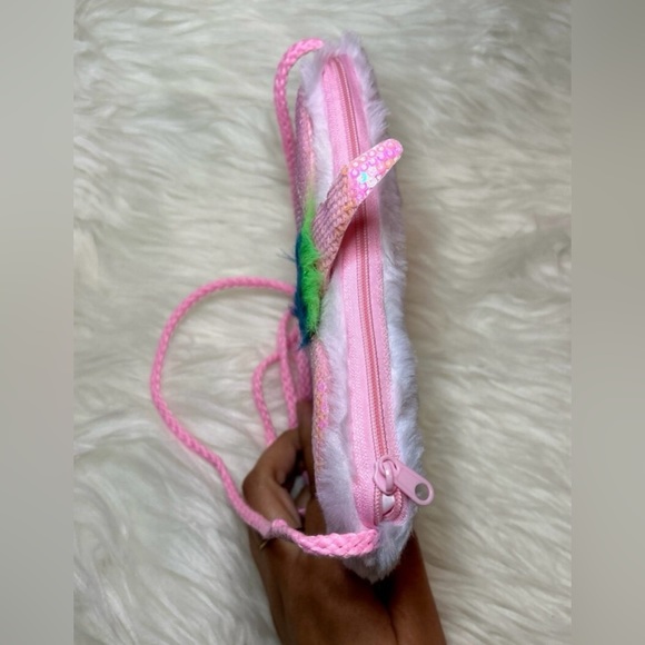 New Toddler/Kids Small Fuzzy Unicorn Purse - Picture 4 of 4